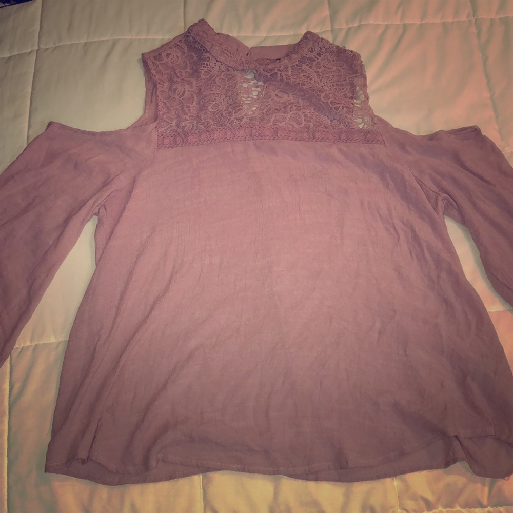 💓Blush shoulder cut blouse